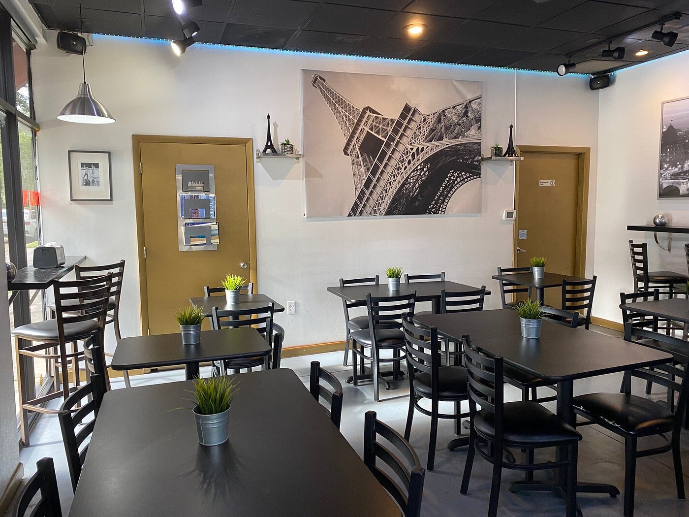 Church Street Orlando Benjamin French Bakery Seating