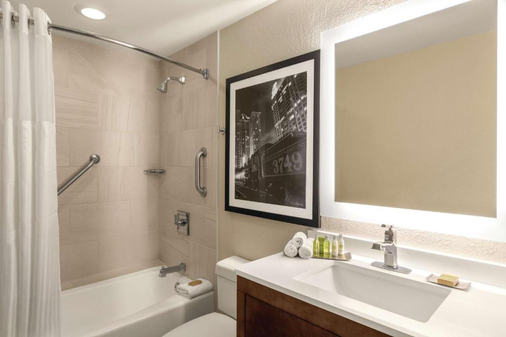 Church Street Orlando Double Tree Bathroom