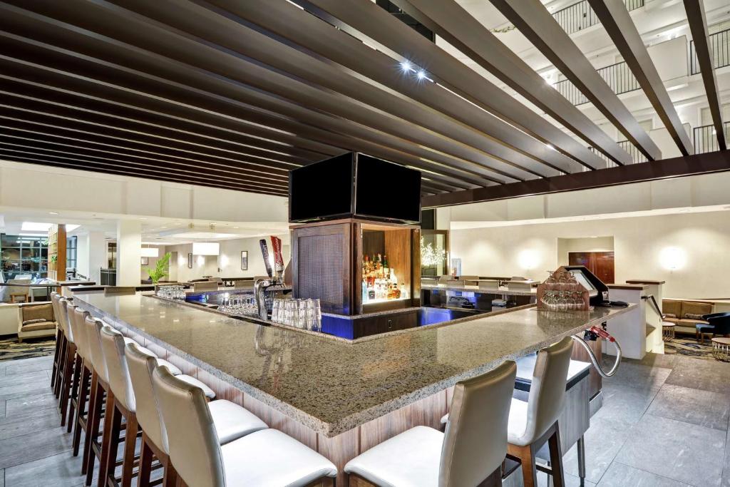 Church Street Orlando Embassy Suites Bar